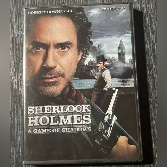 Sherlock Holmes DVD ~(=^‥^)ﾉ● - Picture 1 of 4